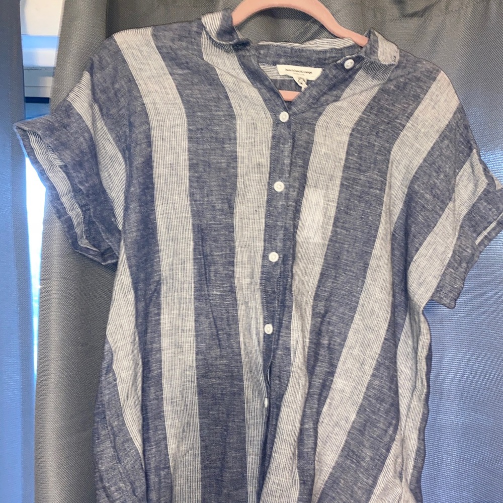 Beach Lunch Lounge woman’s button up